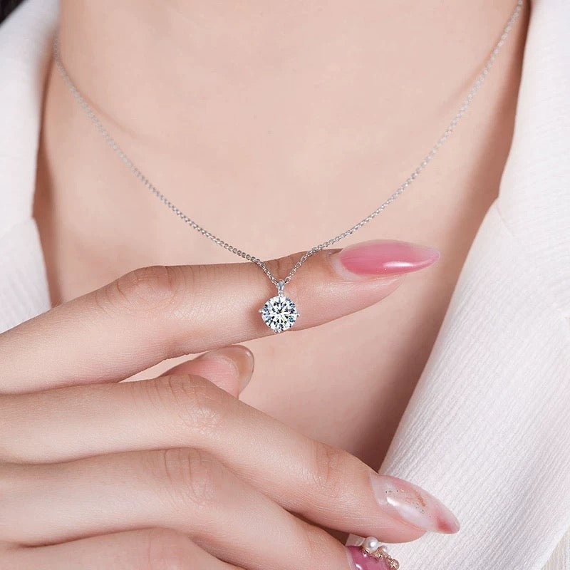 18K Gold Classic Four - claw Diamond Necklace - Purmina