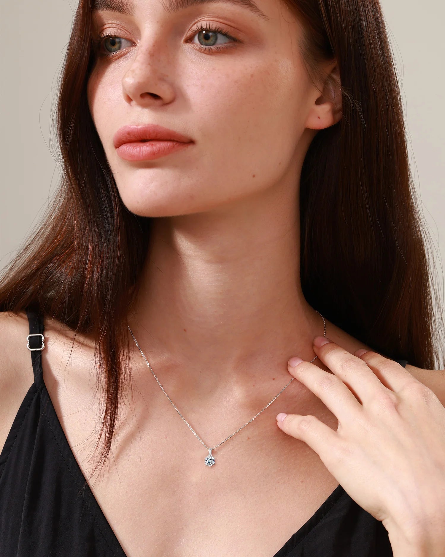 18K Gold Classic Four - claw Diamond Necklace - Purmina